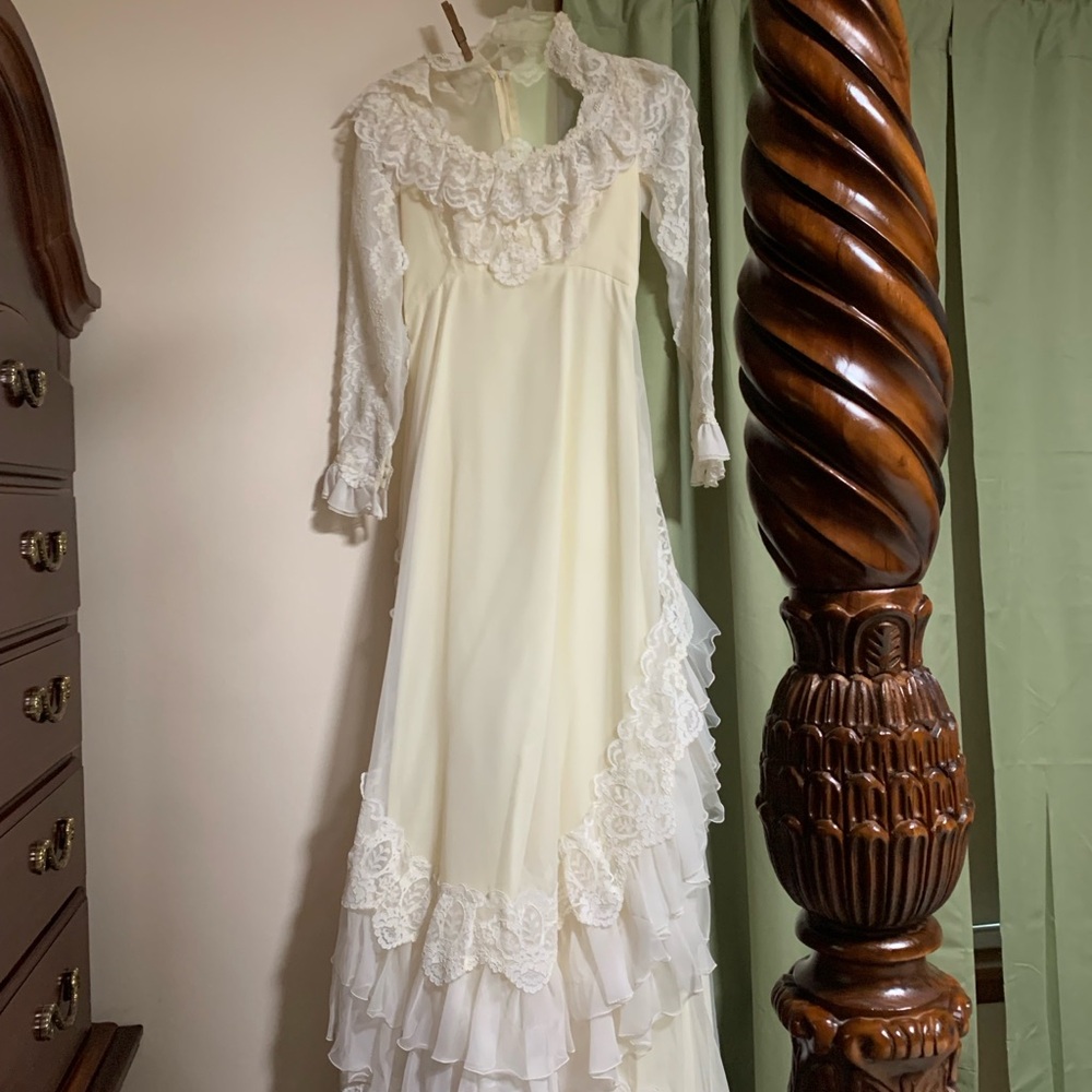 Vintage Wedding Dress Elegant Cream Lace 1984